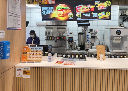 连锁餐饮数字屏控制升级